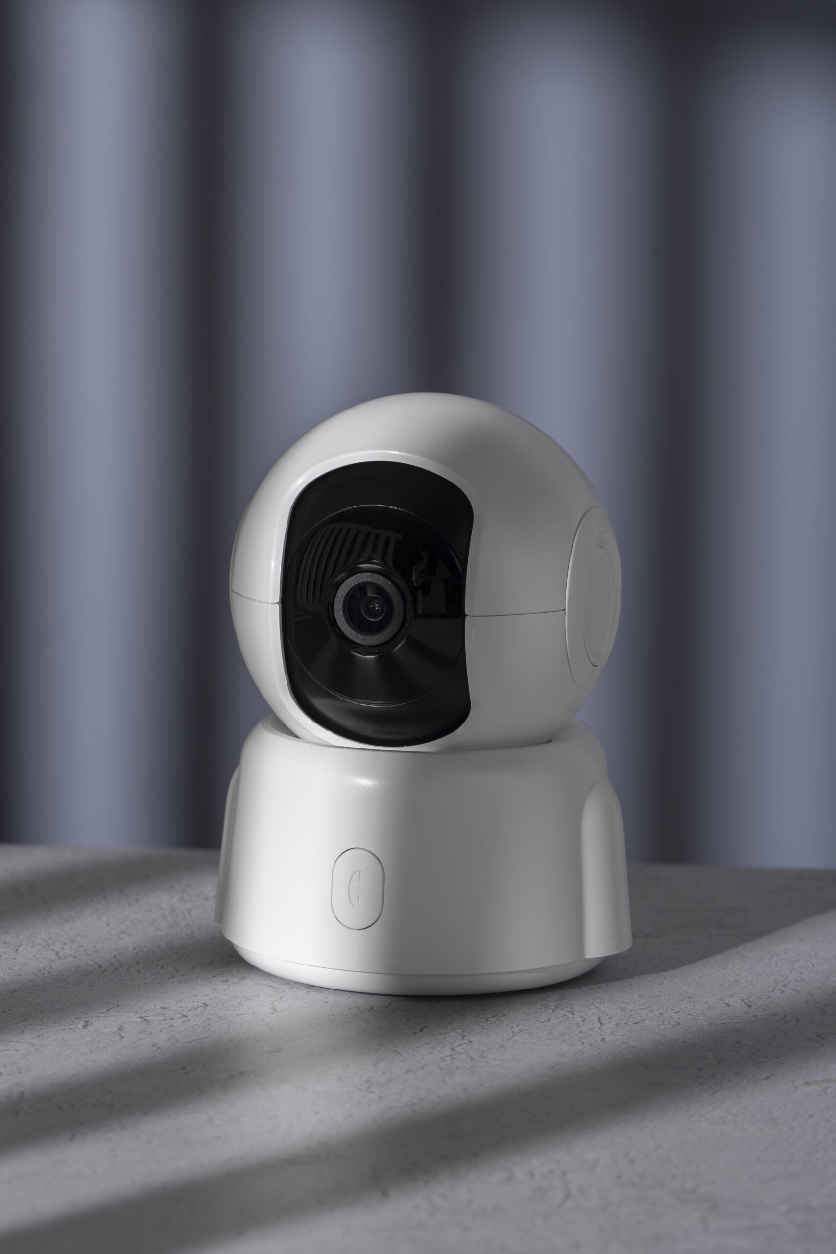 view-round-modern-webcam-with-shadows-background